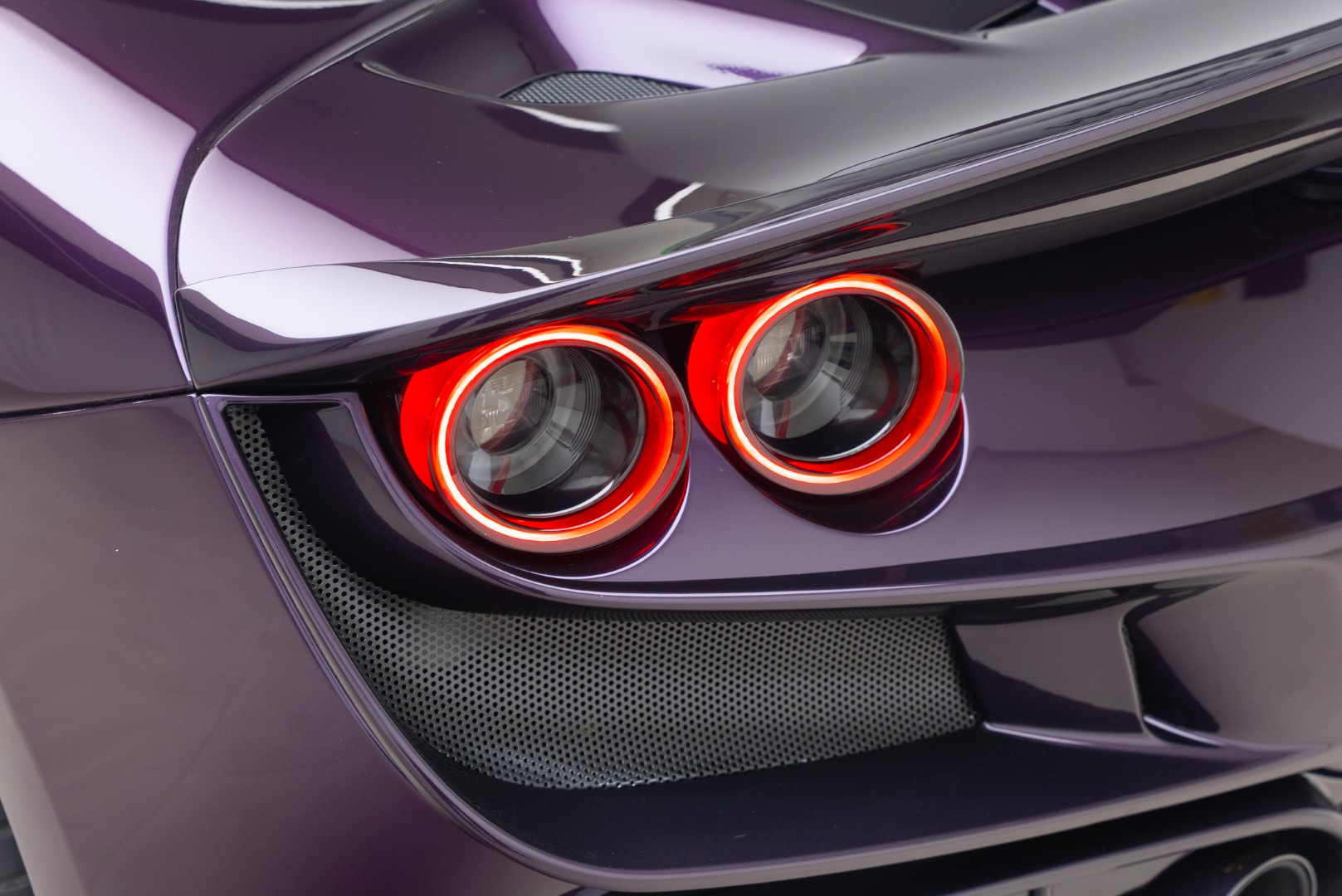 2023 FERRARI F8 SPIDER KEYVANY 1OF1